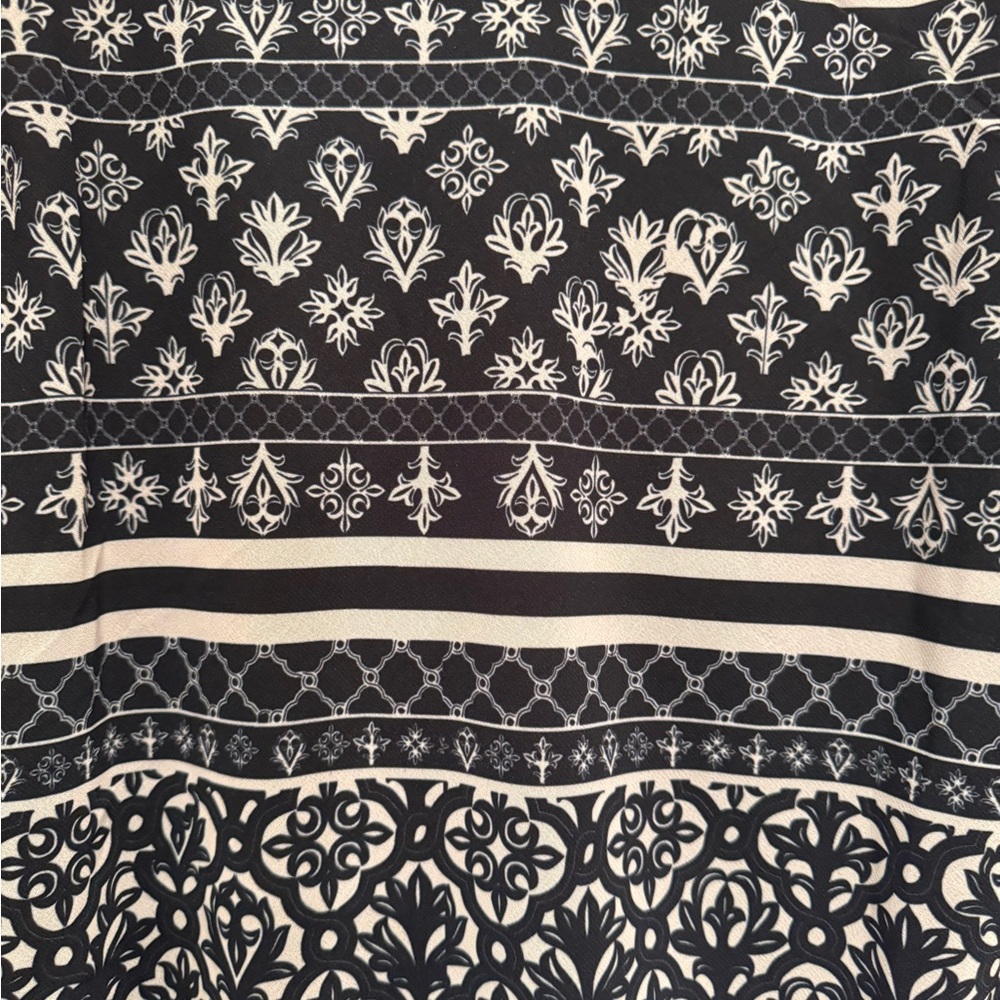 Gretchen Scott- Multi Muted Colors Black/White- 3/4 sleeve
(Goddess) - Picture 5 of 7